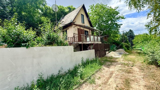 Eladó nyaraló, Gombán 27.5 M Ft, 2 szobás / költözzbe.hu