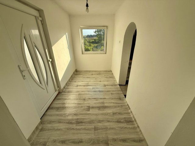 Eladó családi ház, Súron 24.9 M Ft, 2 szobás