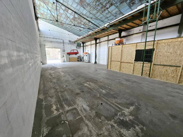 Eladó ipari ingatlan, Budapesten, XXI. kerületben 68.9 M Ft