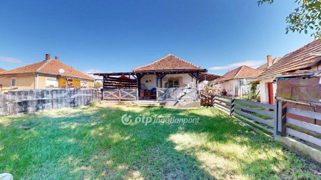 Eladó családi ház, Mezőkövesden 29.9 M Ft, 1 szobás