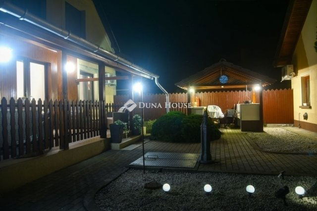 Eladó családi ház, Mórahalmon 120 M Ft, 4 szobás