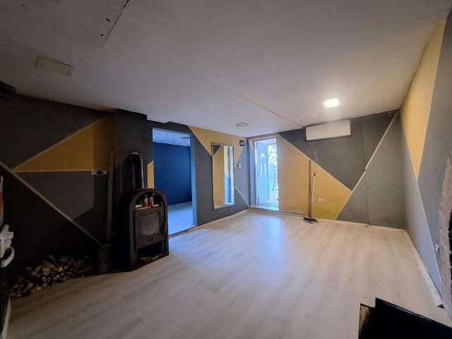 Eladó nyaraló, Siklóson 15 M Ft, 1 szobás / költözzbe.hu