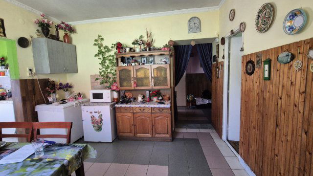 Eladó családi ház, Mendén 59.9 M Ft, 4 szobás