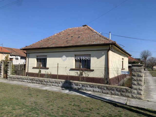 Eladó családi ház, Örkényen 27.5 M Ft, 2 szobás