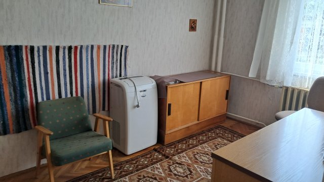 Kiadó iroda, Szolnokon 100 E Ft / hó, 2+1 szobás