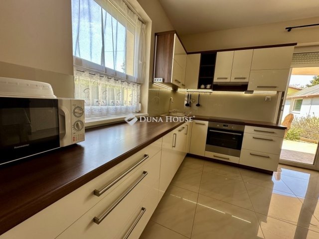 Eladó családi ház, Kecskeméten 135 M Ft, 4 szobás