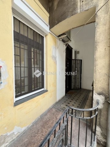 Eladó téglalakás, Budapesten, VI. kerületben 75 M Ft, 1 szobás