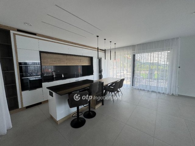 Kiadó családi ház, albérlet, Budaörsön 2000 E Ft / hó