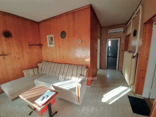 Eladó családi ház, Ságváron 49 M Ft, 2 szobás