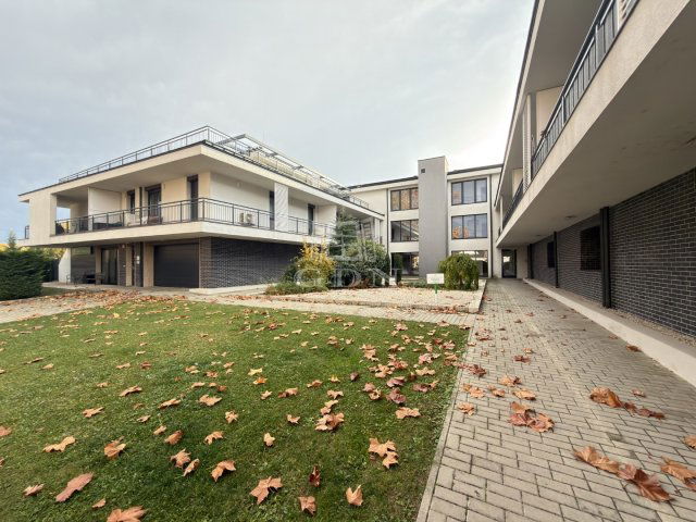 Eladó téglalakás, Székesfehérvárott 139.9 M Ft, 1+2 szobás