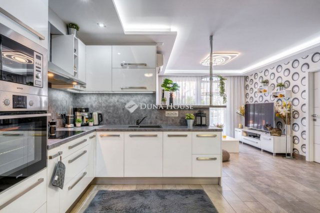 Eladó téglalakás, Budapesten, XVI. kerületben 149 M Ft, 3 szobás