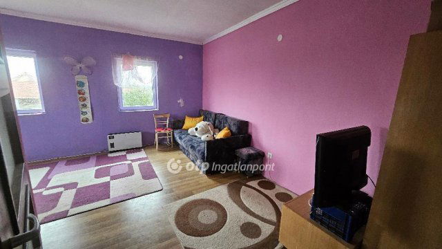 Eladó családi ház, Farmoson 38.9 M Ft, 4 szobás