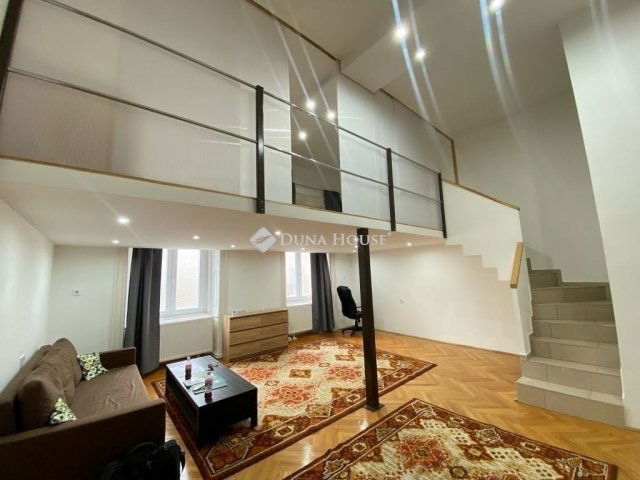 Eladó téglalakás, Budapesten, VI. kerületben 89.9 M Ft, 1 szobás