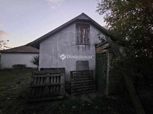 Eladó családi ház, Gárdonyban 31.99 M Ft, 2 szobás