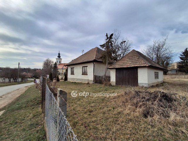 Eladó családi ház, Cserhátsurányban 19 M Ft, 2 szobás