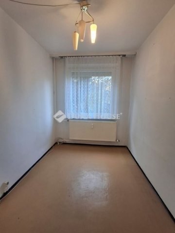 Eladó panellakás, Debrecenben 58.5 M Ft, 3 szobás