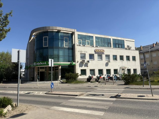 Eladó téglalakás, Szigetszentmiklóson 113.92 M Ft, 4+1 szobás