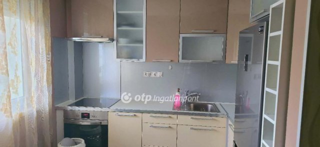 Kiadó téglalakás, albérlet, Debrecenben 350 E Ft / hó