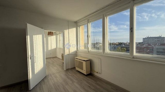 Eladó téglalakás, Szombathelyen 33.999 M Ft, 2 szobás