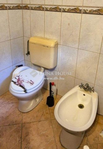 Eladó családi ház, Kecskeméten 95 M Ft, 3 szobás