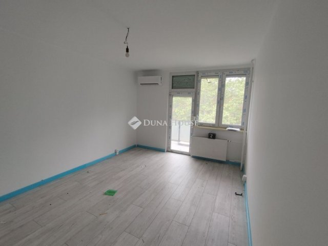 Eladó téglalakás, Tatabányán, Komáromi utcában 78.69 M Ft