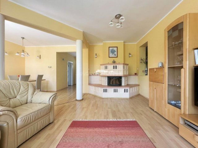 Eladó családi ház, Szombathelyen 119.9 M Ft, 8 szobás