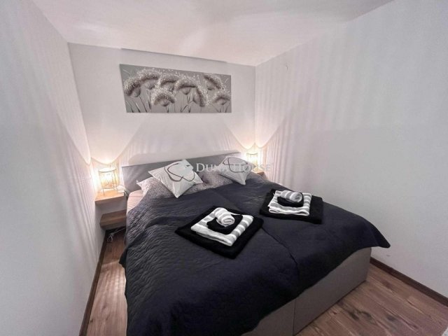 Eladó téglalakás, Pécsett 49.9 M Ft, 3 szobás