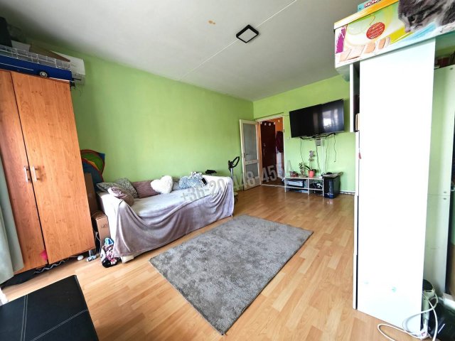 Eladó panellakás, Szegeden 49.9 M Ft, 1+2 szobás