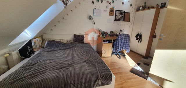 Eladó téglalakás, Pécsett, Attila utcában 78 M Ft, 2+2 szobás