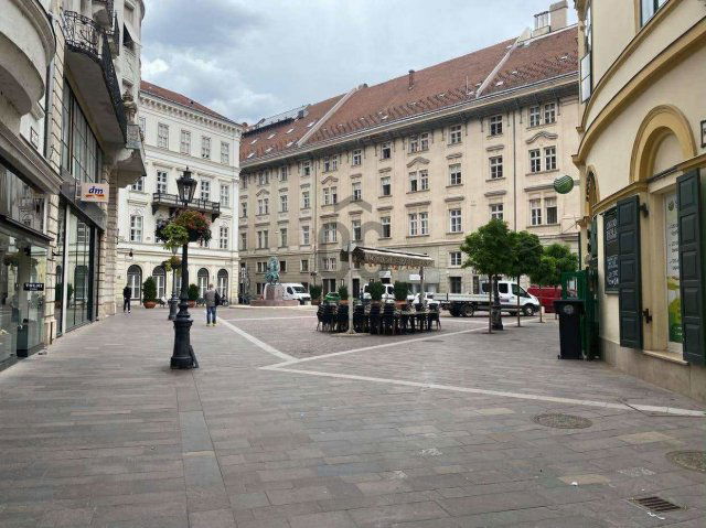 Eladó téglalakás, Budapesten, V. kerületben, Fehér Hajó utcában