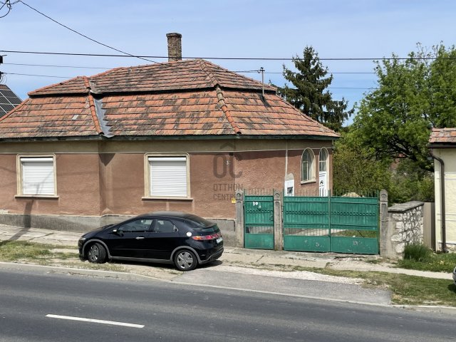 Eladó családi ház, Bajnán 39.9 M Ft, 2 szobás