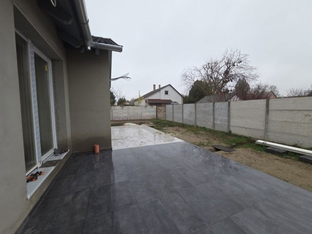 Eladó téglalakás, Kiskunlacházán 67.5 M Ft, 4 szobás