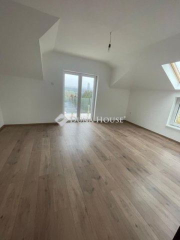 Eladó ikerház, Budapesten, XVI. kerületben 179.9 M Ft, 5 szobás