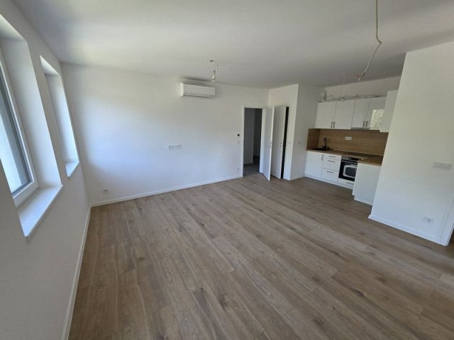 Eladó téglalakás, Érden 105.826 M Ft, 4 szobás