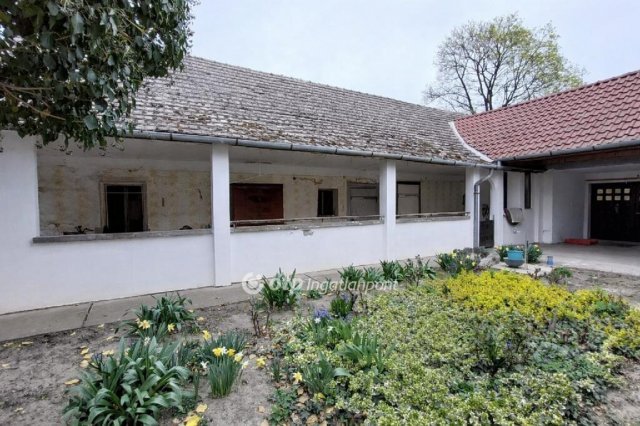 Eladó családi ház, Csongrádon 12.9 M Ft, 1+1 szobás