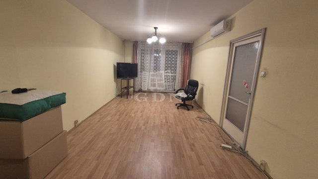 Eladó panellakás, Százhalombattán 66 M Ft, 3+1 szobás