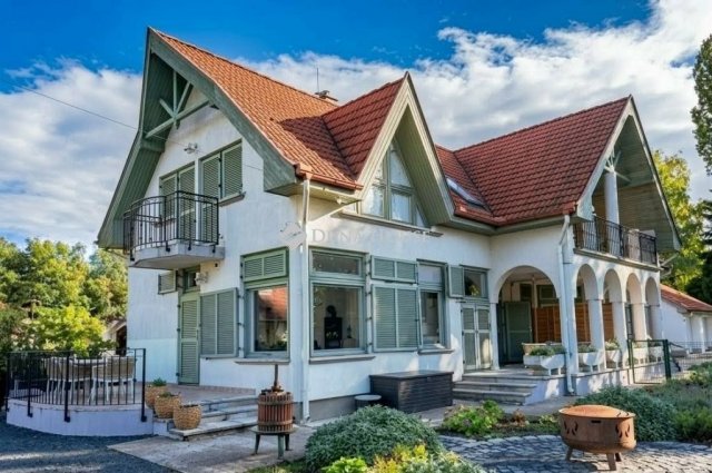 Eladó családi ház, Szigligeten, Fürdő utcában 429 M Ft