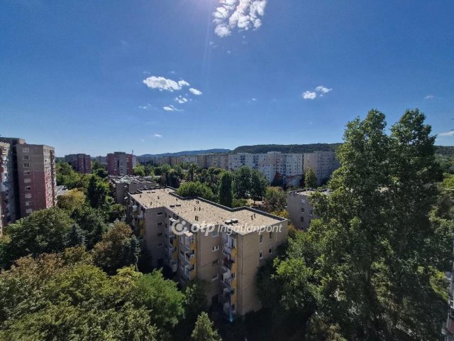 Eladó panellakás, Budapesten, III. kerületben 72.9 M Ft