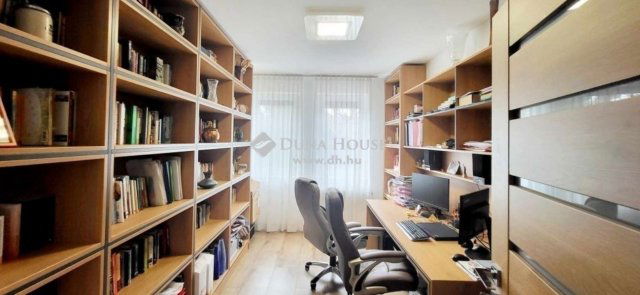 Eladó téglalakás, Budapesten, XV. kerületben 145 M Ft, 4 szobás