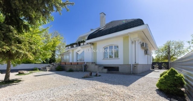 Eladó családi ház, Dabason 249 M Ft, 7 szobás