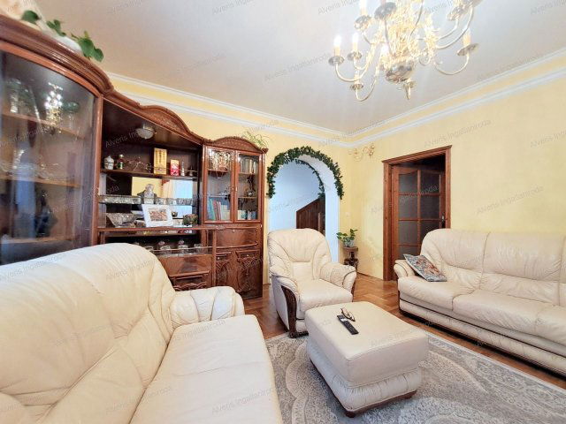 Eladó ikerház, Nyíregyházán 104 M Ft, 5 szobás