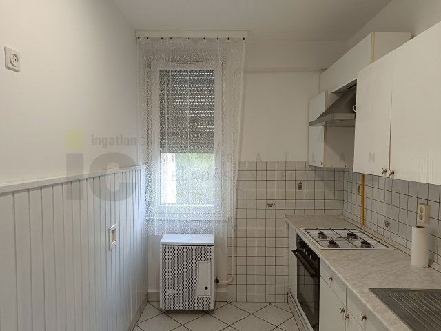 Kiadó téglalakás, albérlet, Szegeden, Közép fasoron, 2 szobás