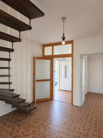 Eladó téglalakás, Kápolnásnyéken 75 M Ft, 4 szobás