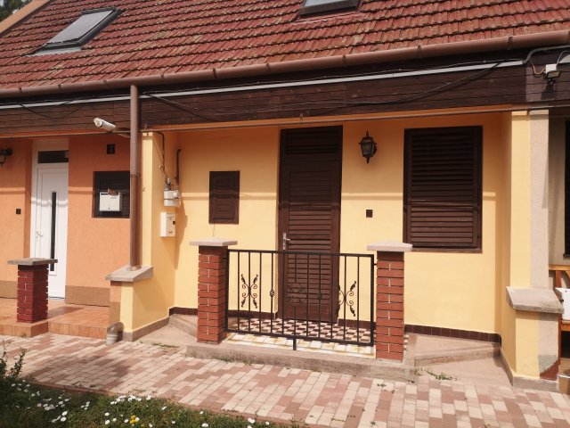 Eladó sorház, Gyulán, Tiborc utcában 36 M Ft, 3 szobás