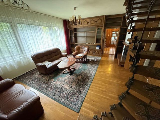 Eladó sorház, Nyergesújfaluban, Bartók Béla utcában 96.5 M Ft