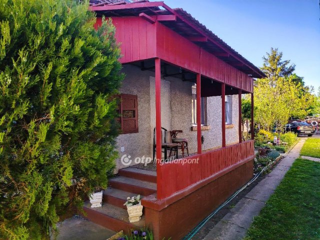 Eladó családi ház, Törökszentmiklóson 49.9 M Ft, 4 szobás