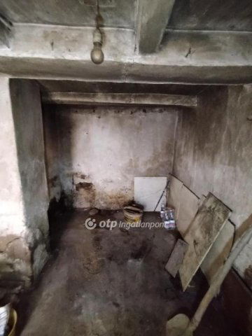 Eladó telek, Pécsett 11 M Ft / költözzbe.hu