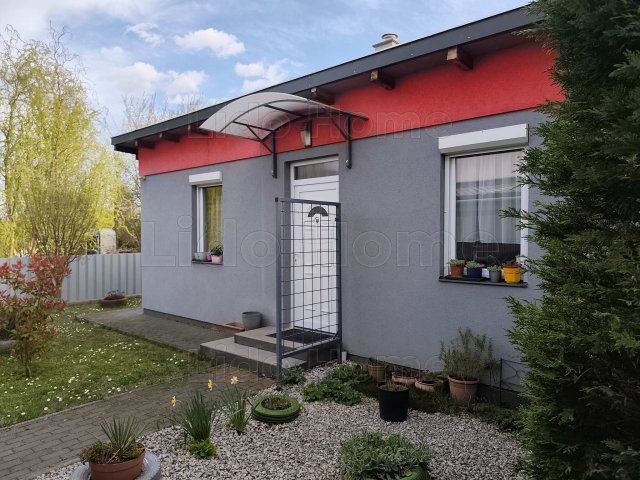 Eladó ipari ingatlan, Balatonkenesén 380 M Ft