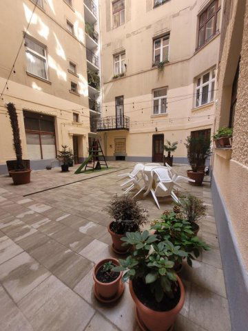 Eladó téglalakás, Budapesten, V. kerületben 129.9 M Ft, 2 szobás