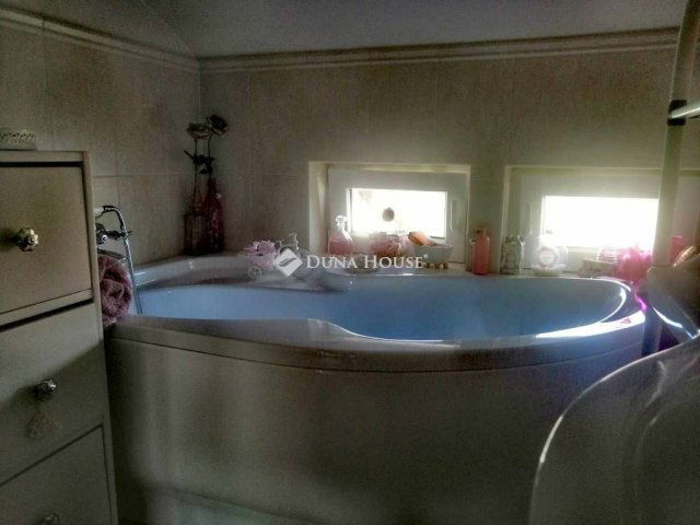 Eladó ikerház, Vasváron 70 M Ft, 4+1 szobás